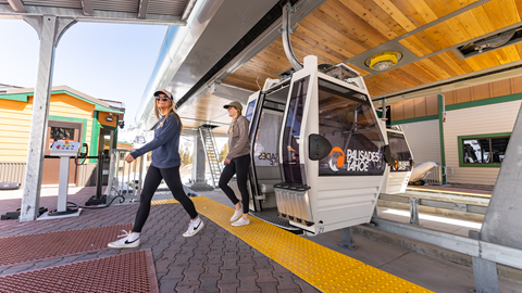 Two girls enjoying the Sierra Sightseeing pass