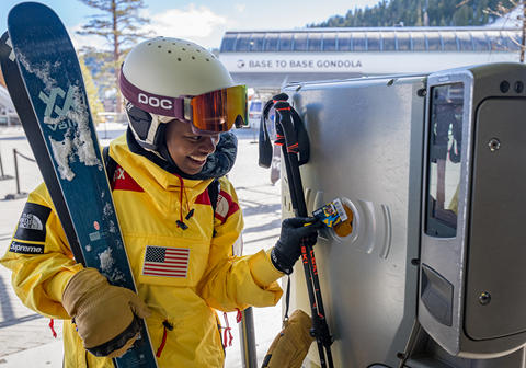 Scanning Ikon Pass at Funitel