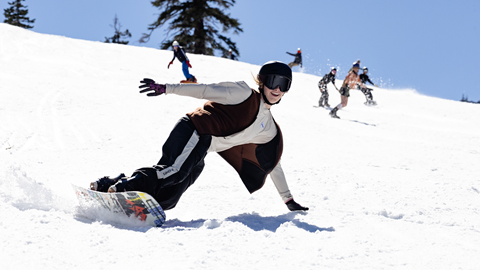 Snowboard toe side carve