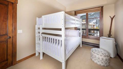 Bunk bed room in the Alpine Room Suite.