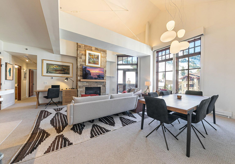 Palisades Vista premier room living room