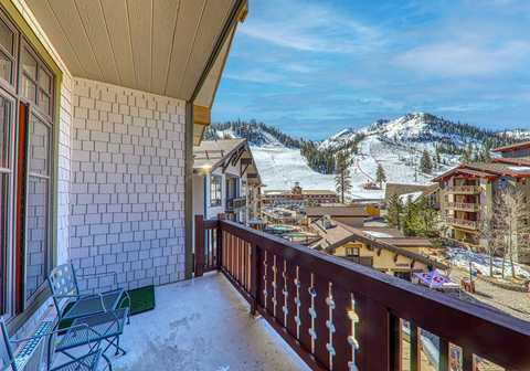 Palisades Vista premier room balcony