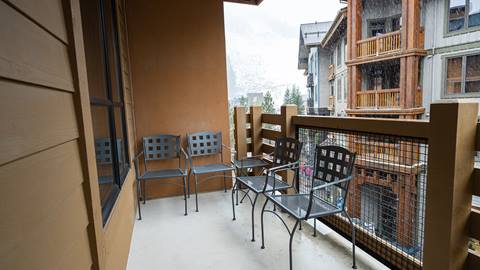 Patio of the Red Dog Retreat room.