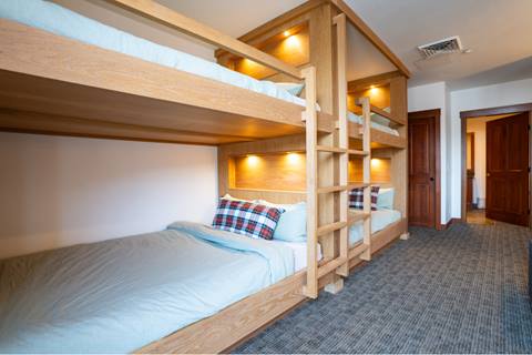 Sequoia modern sleeping area