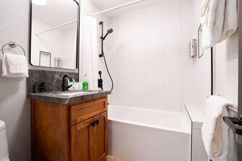 Interior image of a bathroom in the Douglas Fir suite