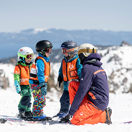 Ski Instructor teaching kids at Palisades Tahoe