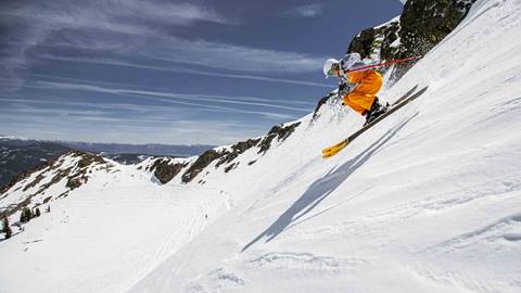 Amie Engerbretson shredding Siberia on a spring day.